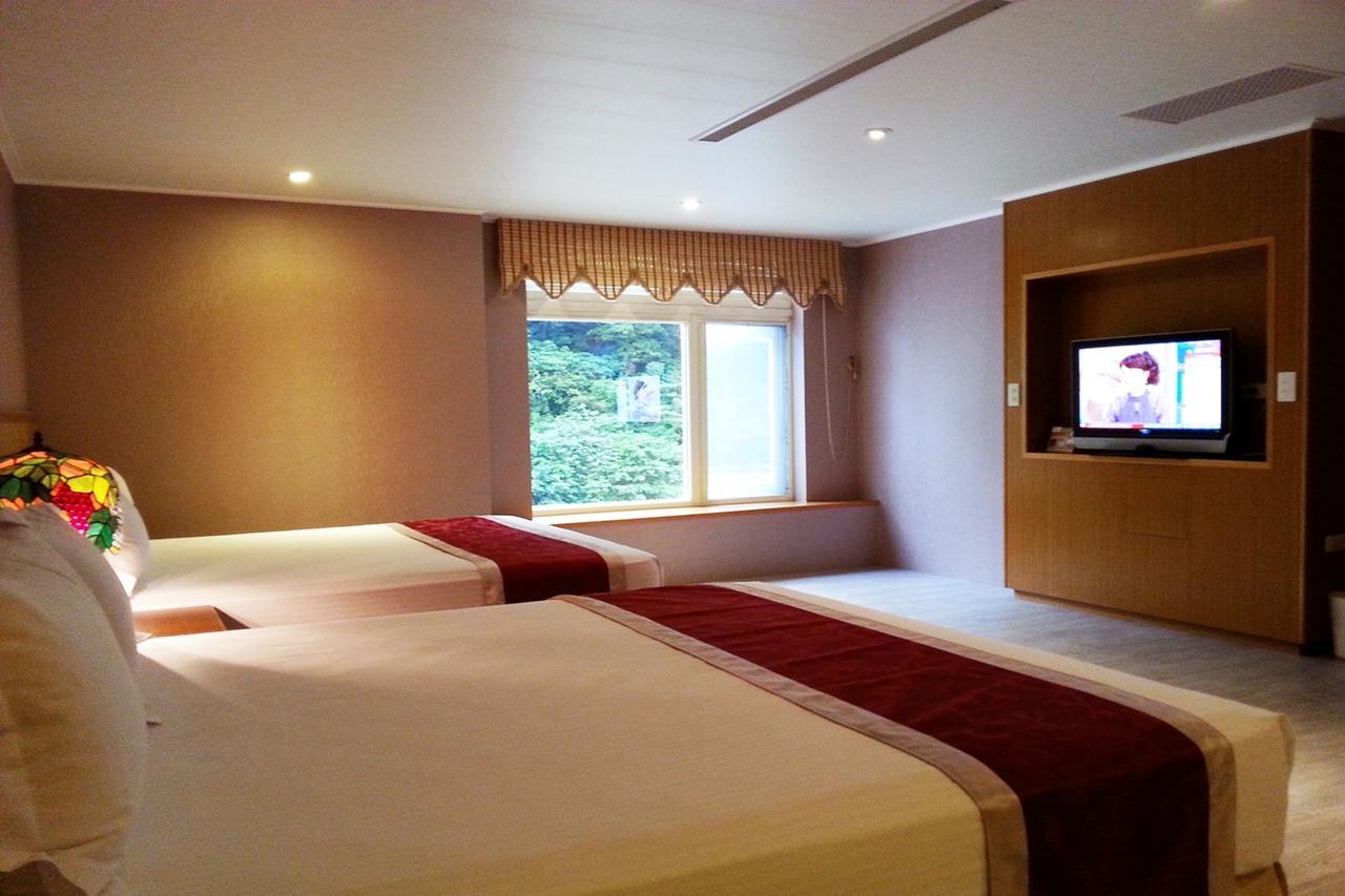 Yufuin Hot Spring Apartman Vulaj Kültér fotó